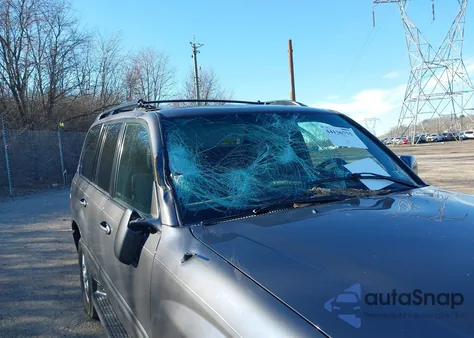 2005 Toyota Land Cruiser V8 from USA, damaged, VIN JTEHT05JX52071208